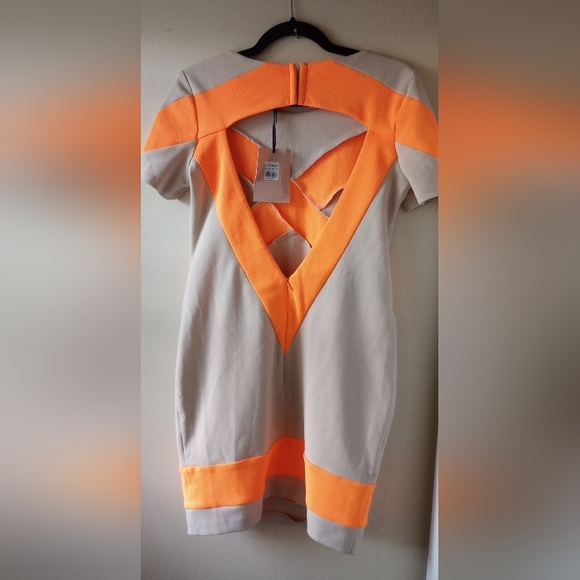 NWT Orange and Tan Geometric Open Back Mini Dress - Picture 5 of 6